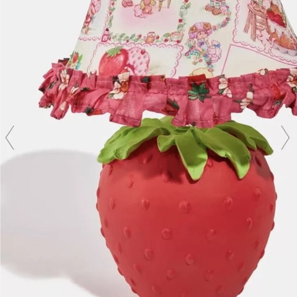 Dolls kill retro 80s STRAWBERRY SHORTCAKE limited edition sold out lamps - Picture 4 of 9